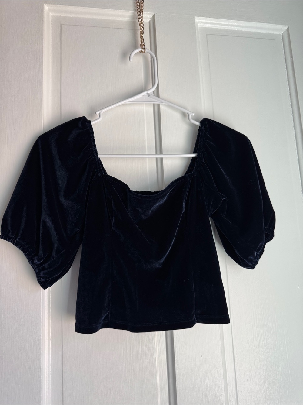 Abercrombie & Fitch Black Velvet Puff-Sleeve Crop Top